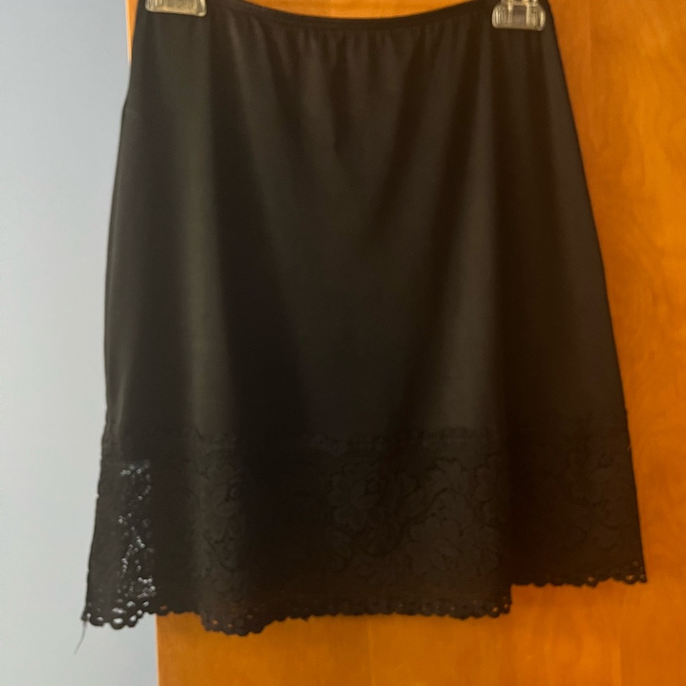 Elegant Jet Black Lace Trim Half Slip